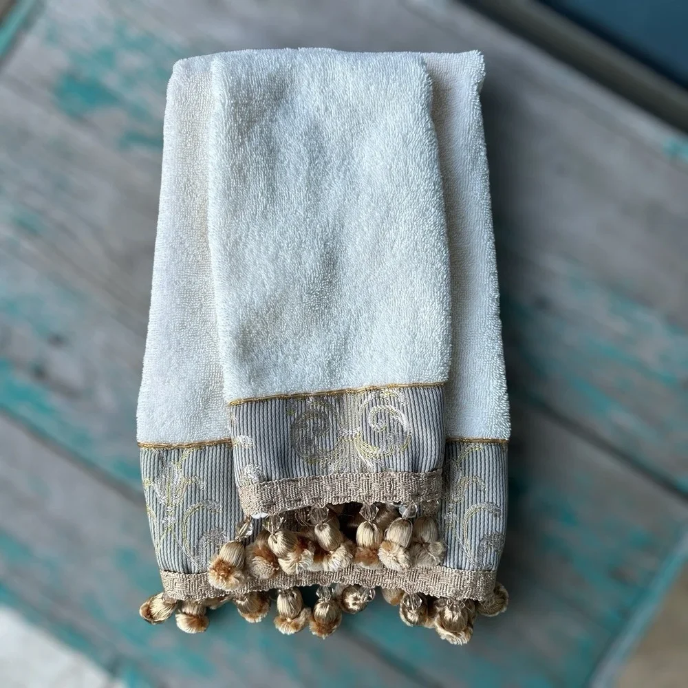 CROSCILL Hand‎ Towels 11x17 to 15x26 Inch Cream Brocade Gold Tassels Decorative
